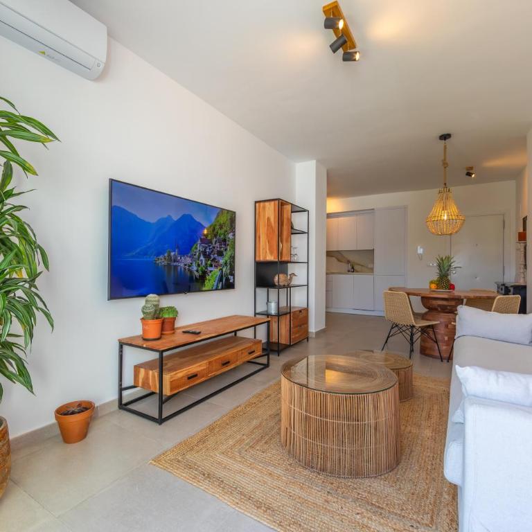 Large garden with countryside views, pool & WIFI - Apartamento de 2 dormitorios con vistas a la montaña - 26