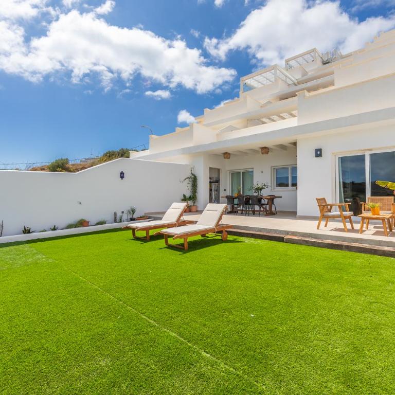 Large garden with countryside views, pool & WIFI - Apartamento de 2 dormitorios con vistas a la montaña - 44