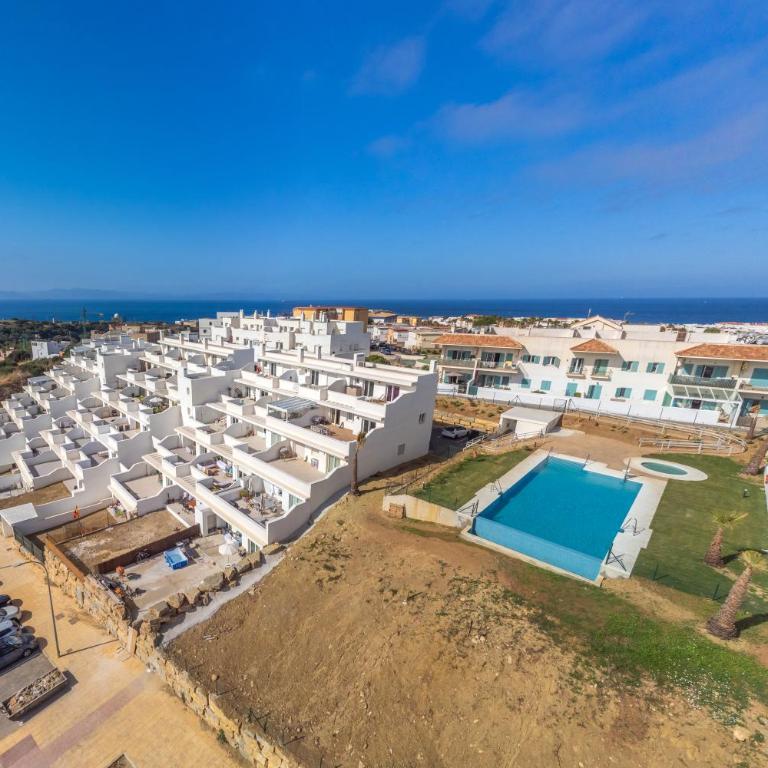 Large garden with countryside views, pool & WIFI - Apartamento de 2 dormitorios con vistas a la montaña - 23
