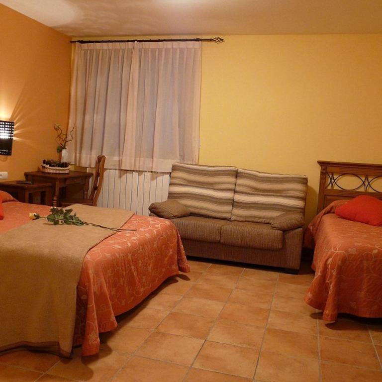 Complejo Turístico Bielsa Hotel y camping - Habitación Triple - 2