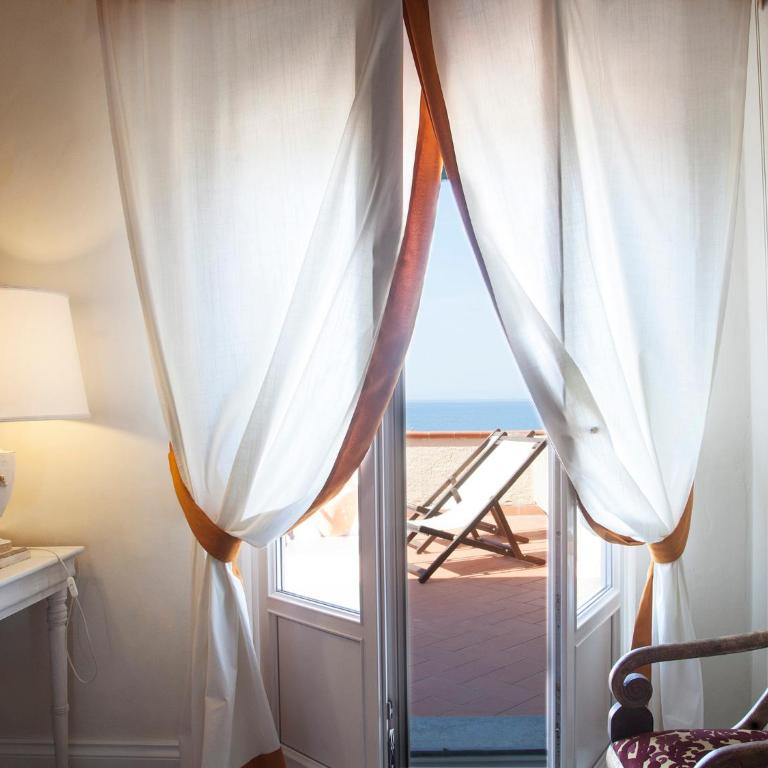 Hotel Villa Maremonti - Camera Matrimoniale Classic con Balcone - 5