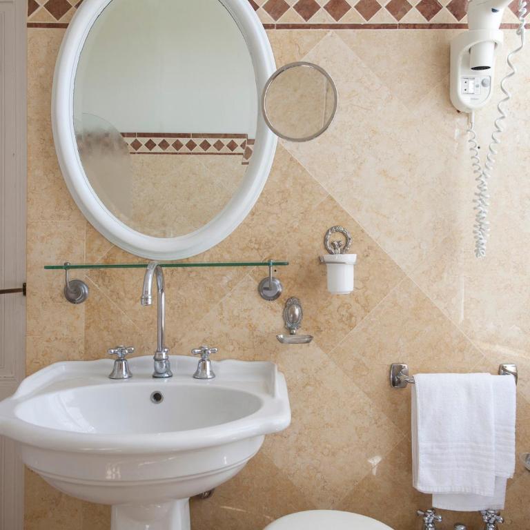 Hotel Villa Maremonti - 2 Camere Matrimoniali Comunicanti (2 Adulti + 2 Bambini) - 11