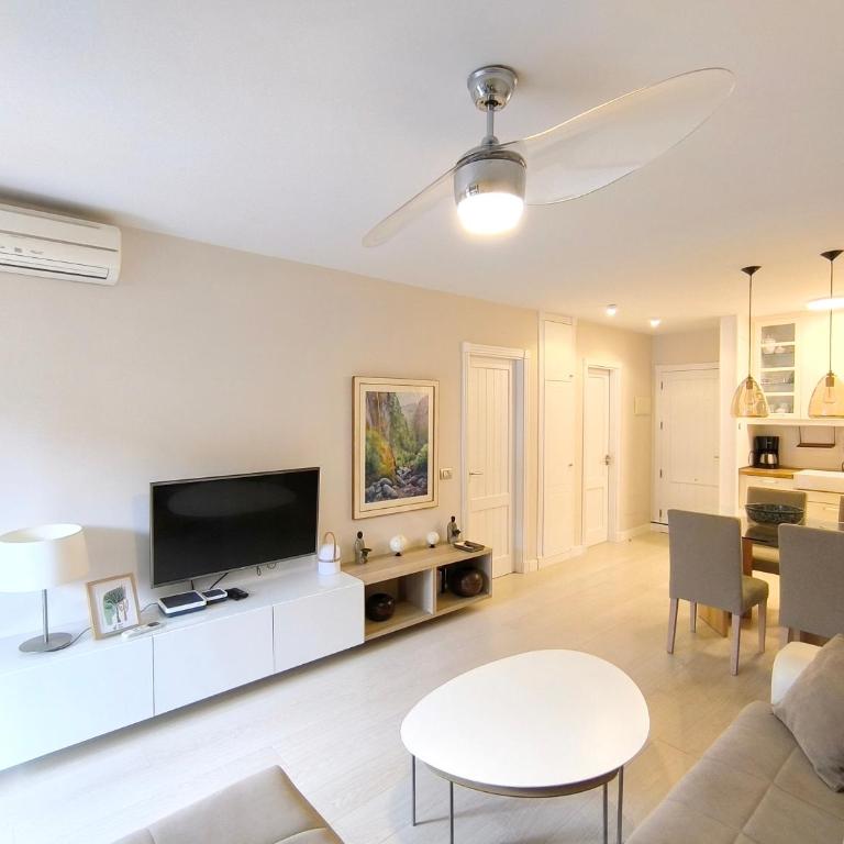 OLIVIA SUNSET BLISS - AC, fibre net, large pool, La Gomera and ocean view - One-Bedroom Apartment - 11