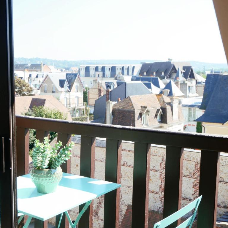 Duplex de charme avec balcon en plein centre de Deauville - Appartamento con 1 Camera da Letto - 12