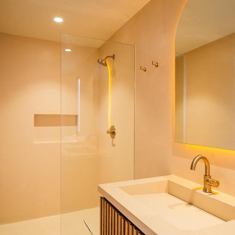 Divine 2BR w Pool Gym Yoga Classes Restaurant - One-Bedroom Apartment - 48