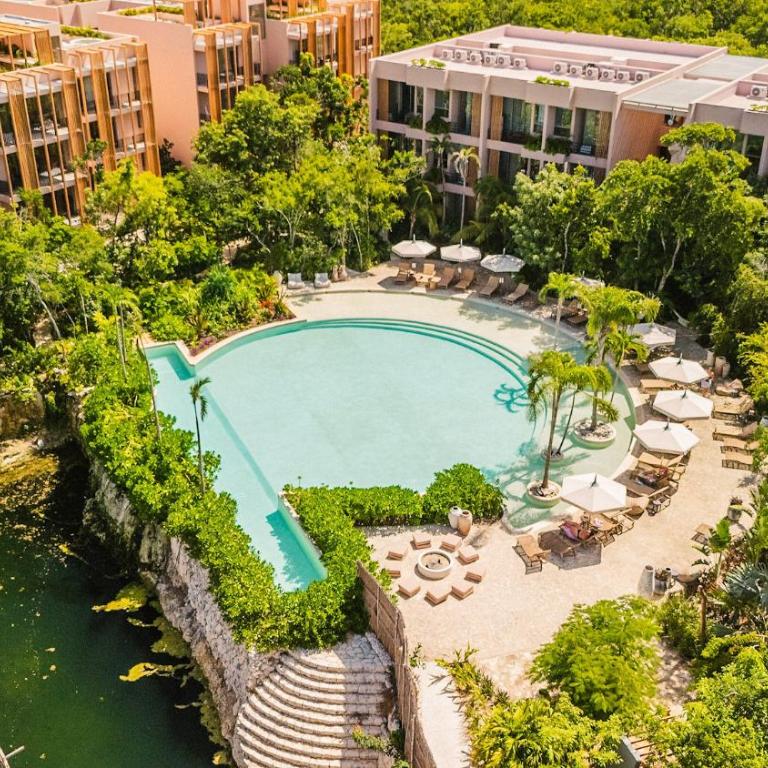 Divine 2BR w Pool Gym Yoga Classes Restaurant - One-Bedroom Apartment - 9