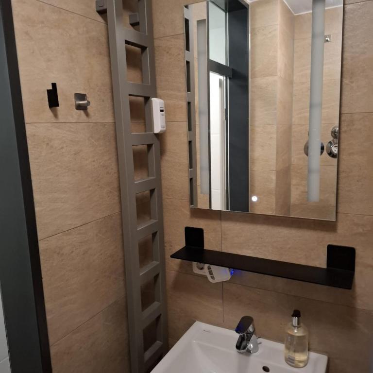 Central Munich Living - One-Bedroom Apartment - 6
