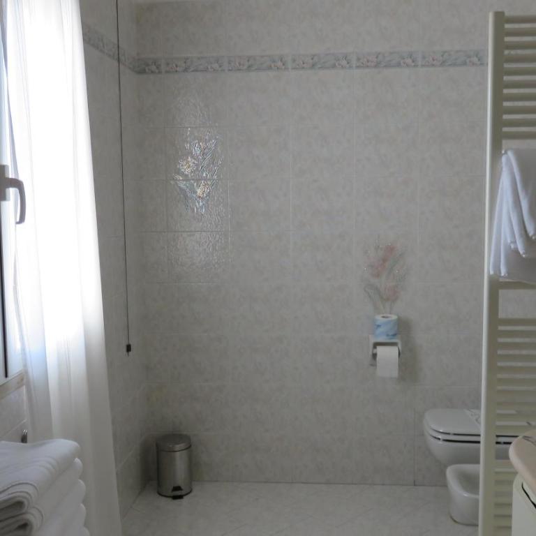 Albergo Al Cacciatore - Camera Familiare con Balcone - 5