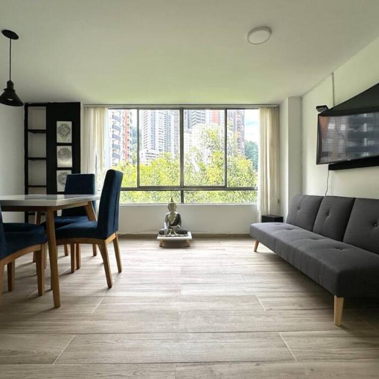 Charm of Las Palmas - Two-Bedroom Apartment - 6