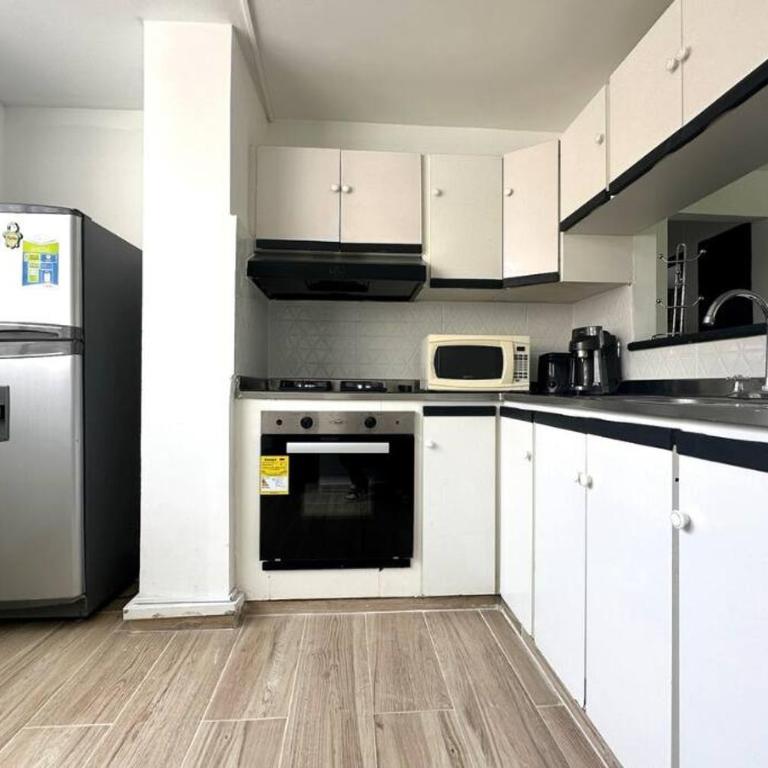 Charm of Las Palmas - Two-Bedroom Apartment - 10