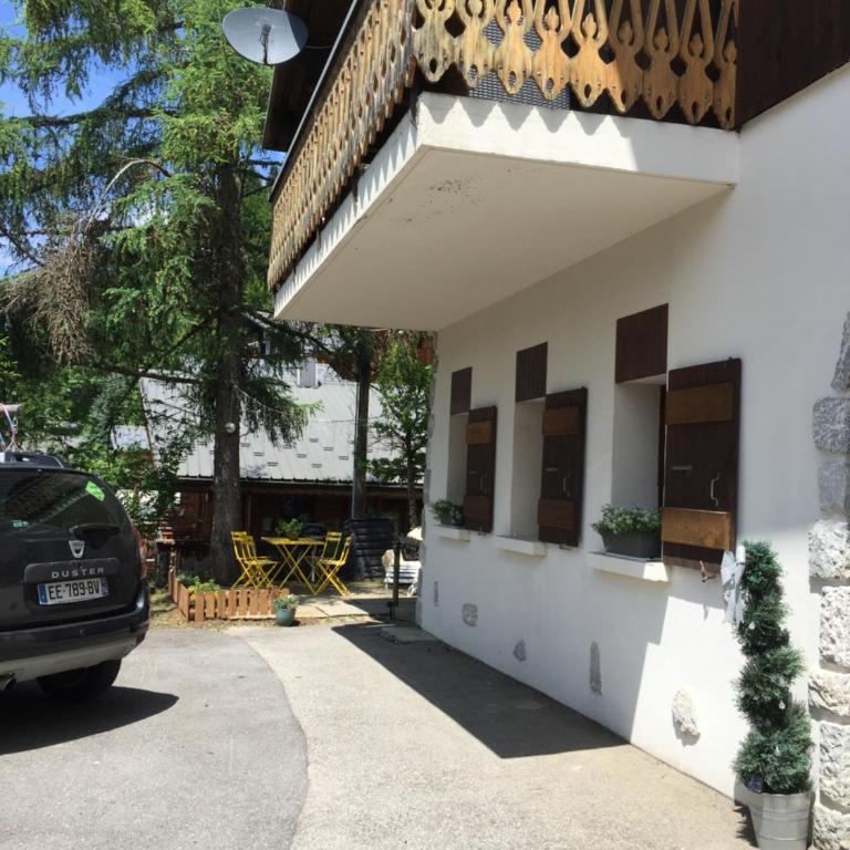 Mountainside Apartment with views over Morzine - Two-Bedroom Apartment - 19