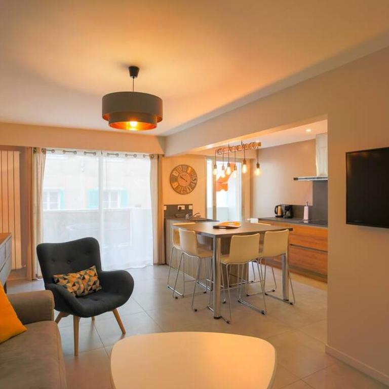 Superbe 2 pièces 56m2 rénové centre ville Negresco - Appartement 1 Chambre - 3