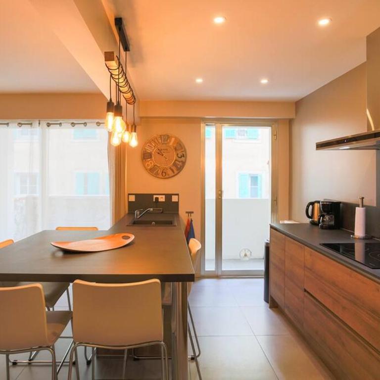 Superbe 2 pièces 56m2 rénové centre ville Negresco - Appartement 1 Chambre - 16