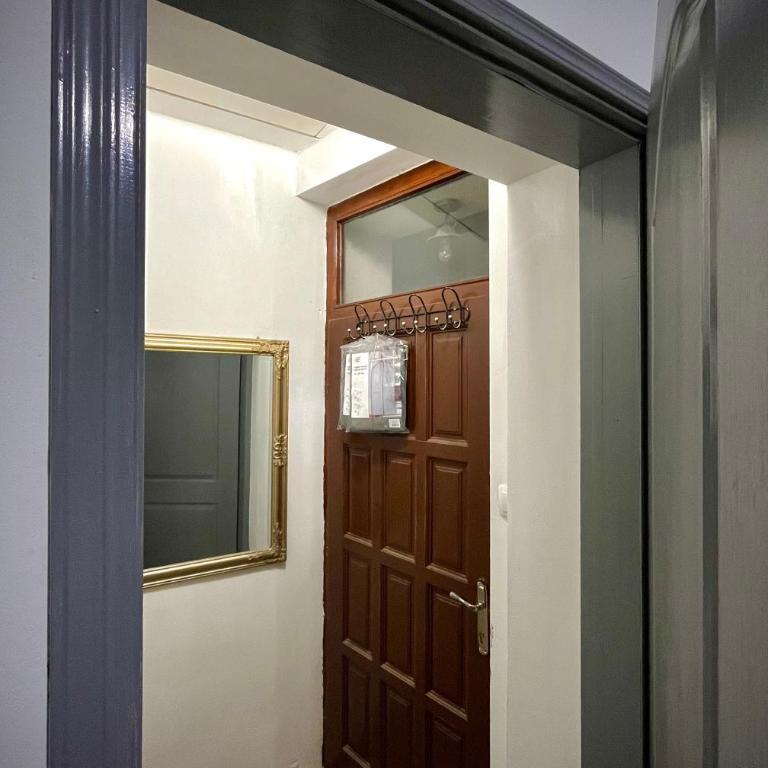 Apartment Code - One-Bedroom Apartment - 10