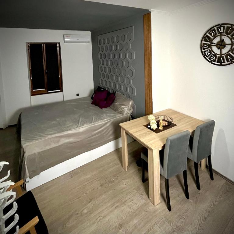 Apartment Code - One-Bedroom Apartment - 12