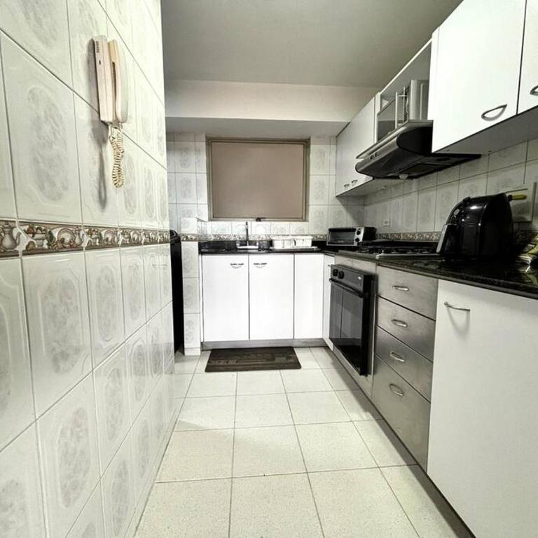 Serene Laureles - Three-Bedroom Apartment - 9