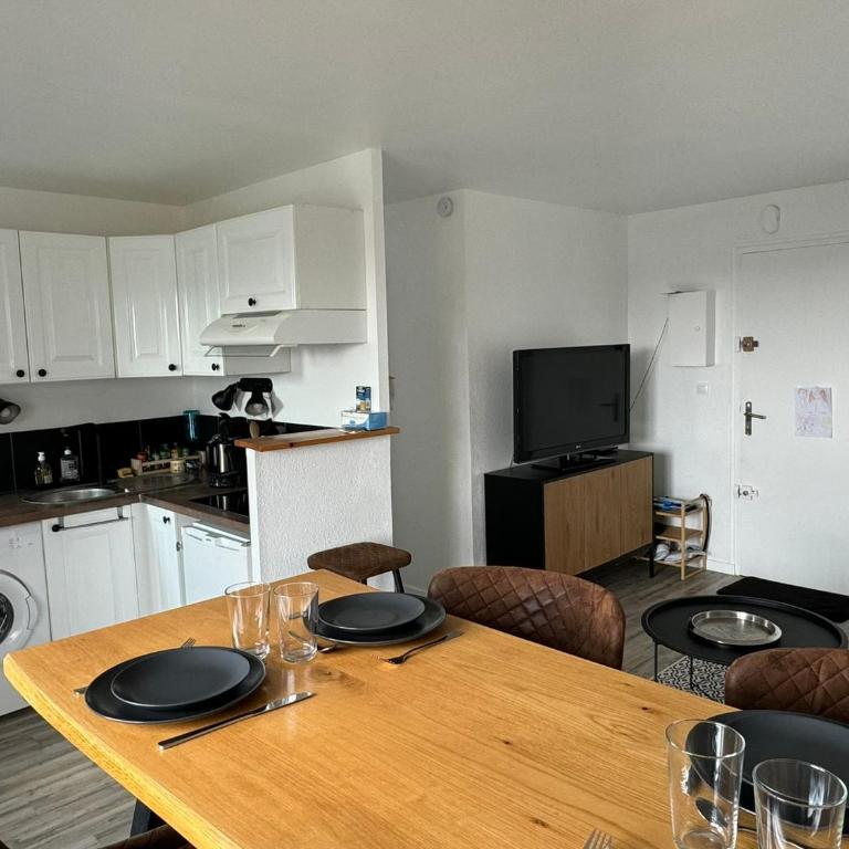 Cabourg: Appartement 2 Pièces, Proche Plage, Balcon, WiFi - FR-1-487-374 - Apartamento - 5