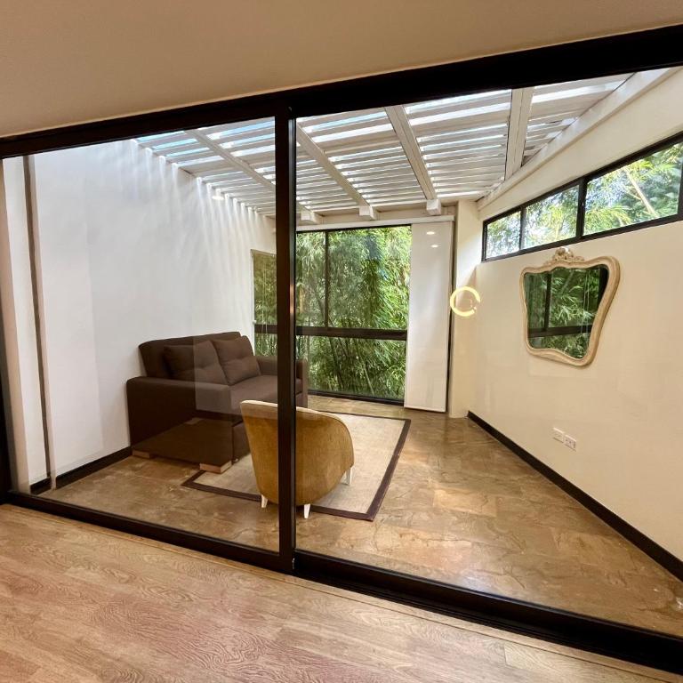 Room in BB - Suite Presidencial en hotel proximo al aeropuerto - Habitación Familiar - 2