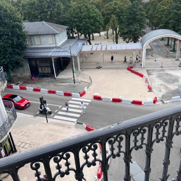 LE SPLENDID - Hypercentre - Proche Opéra & Parcs - Thermes - Appartement 1 Chambre - 63