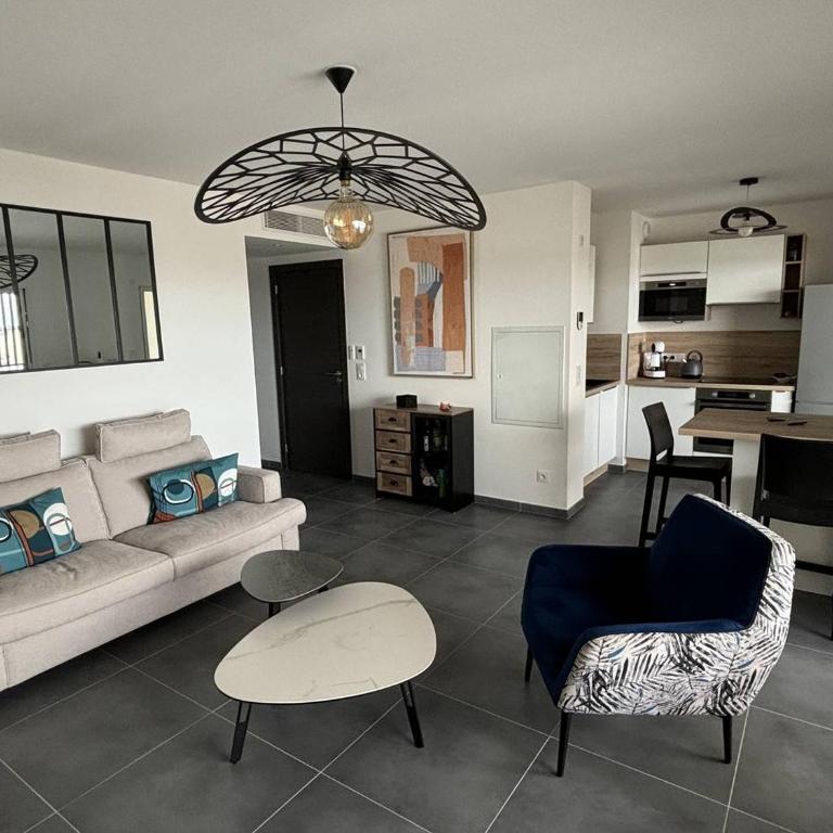 Appartement T2 vue mer et citadelle - One-Bedroom Apartment with Sea View - 1