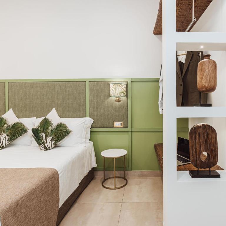 Boutique Suites 186 - Comfort Triple Room with Shower - 14