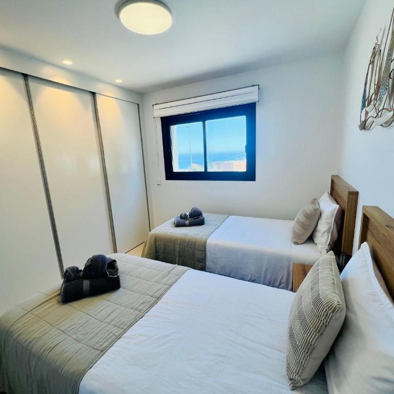 Super con gran terraza y vistas - Three-Bedroom Apartment - 30