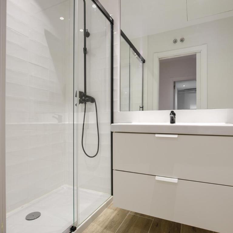 Dobo Madrid Pinar Aptos Temporales - Apartamento de 3 dormitorios - 13