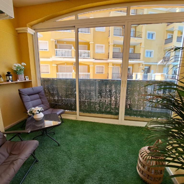 Sunny ground floor apartment with a large terrace and direct access to the pool - Apartamento de 2 dormitorios - 30