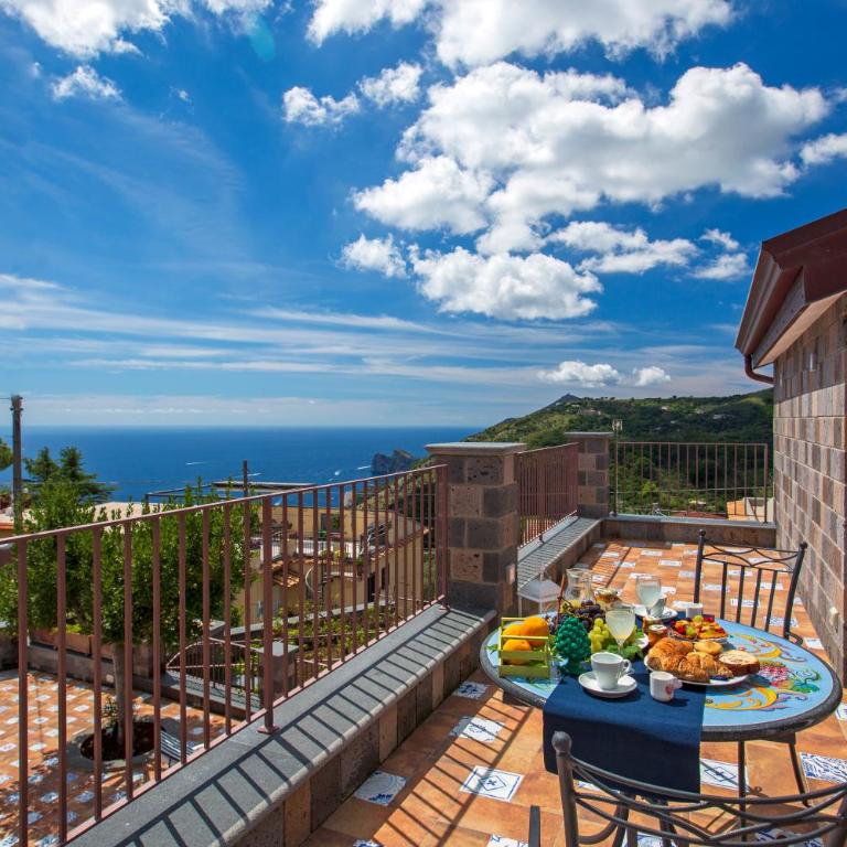 VillaCrapolla Amalfi Coast - Camera Matrimoniale con Terrazza - 1