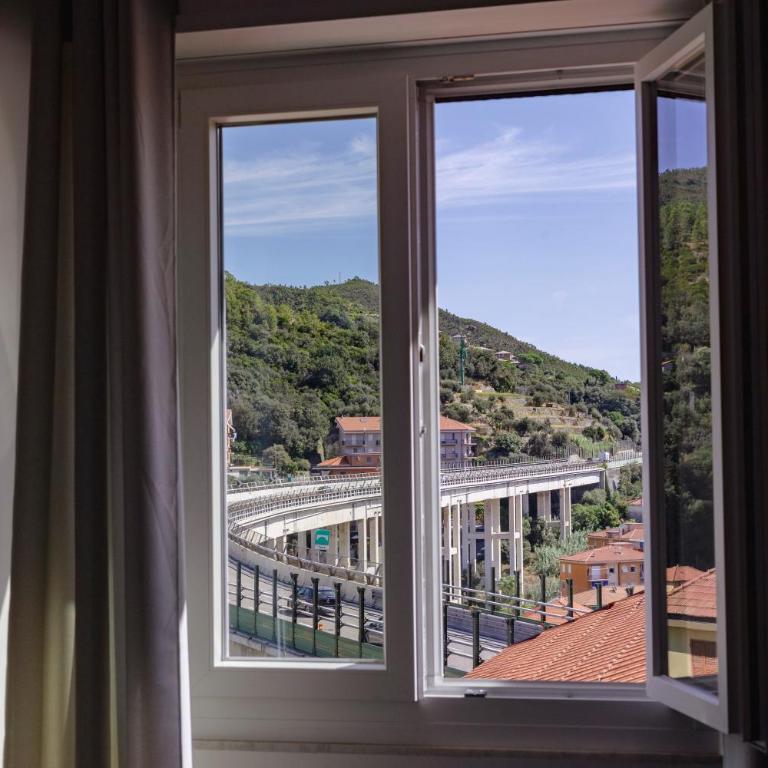 "Lomellina Bay" 10 minuti a piedi dal mare - Two-Bedroom Apartment with Garden View - 15