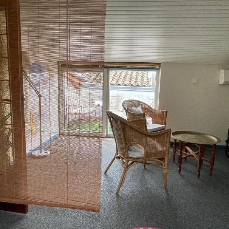Logement familial Etage entier - Suite Familiale avec Balcon - 6