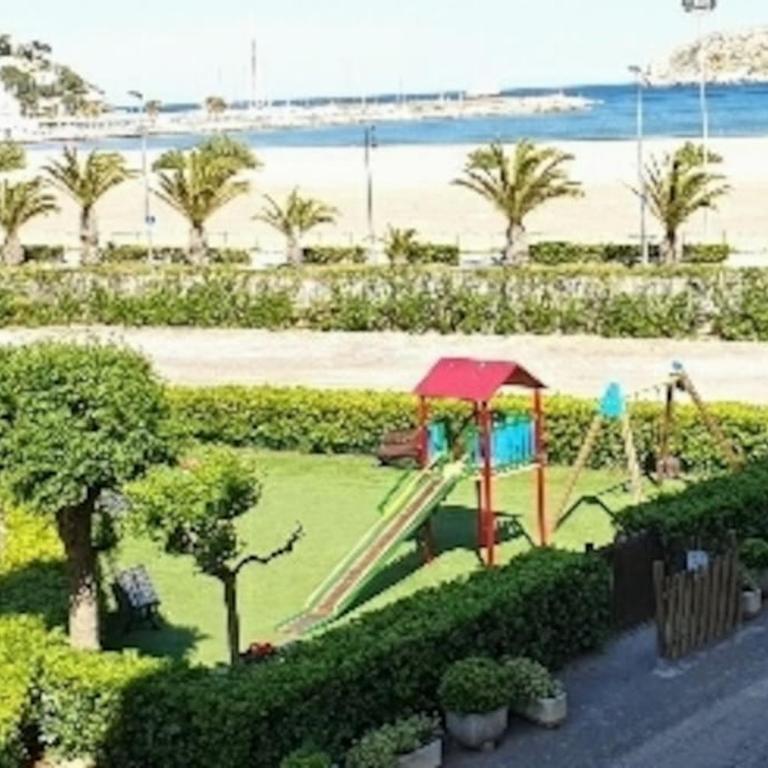 Apartament a 1a línia de mar, con WiFi - Two-Bedroom Apartment - 14