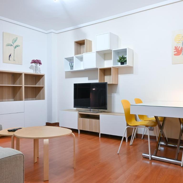 For You Rentals Acogedora vivienda TEMPORAL de 2 dormitorios en Chamberi ECA103 - Two-Bedroom Apartment - 1