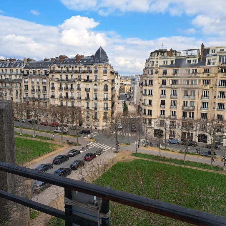 Bright & elegant appartment with view over Invalides, near St Germain des Prés - Appartement avec Vue et Balcon - 20
