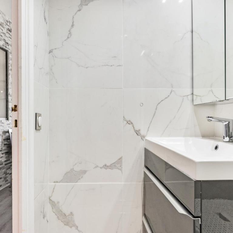 "Rue Longue" Vue Mer, Spacieux, Rénové - Appartement 2 Chambres - 19