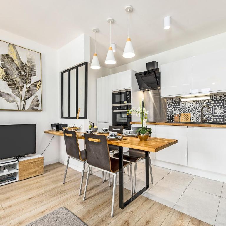 "Rue Longue" Vue Mer, Spacieux, Rénové - Appartement 2 Chambres - 12