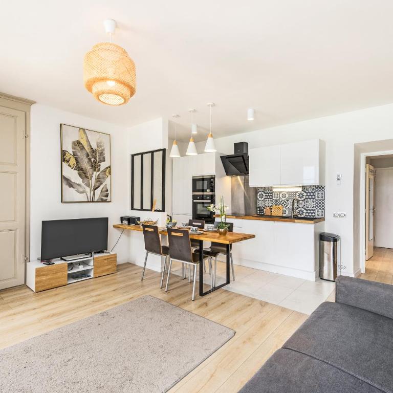 "Rue Longue" Vue Mer, Spacieux, Rénové - Appartement 2 Chambres - 15