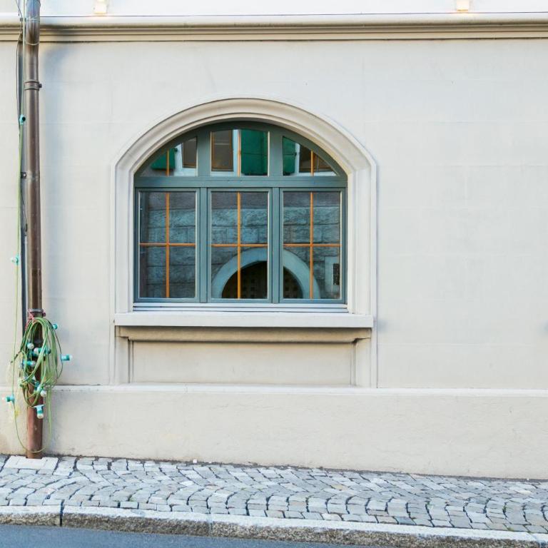 Tralala Hotel Montreux - Budget Double Room - Street Side - 9