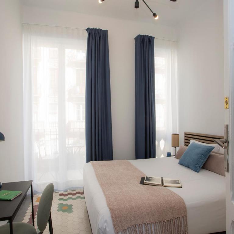 SingularStays Ca Iconic - Three-Bedroom Apartment with View - 3