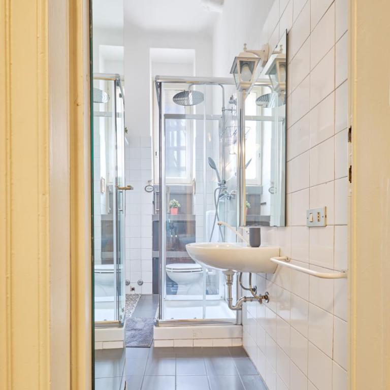 Classic Commenda - Porta Romana - 150 meters from Mangiagalli - Appartamento con 1 Camera da Letto - 3