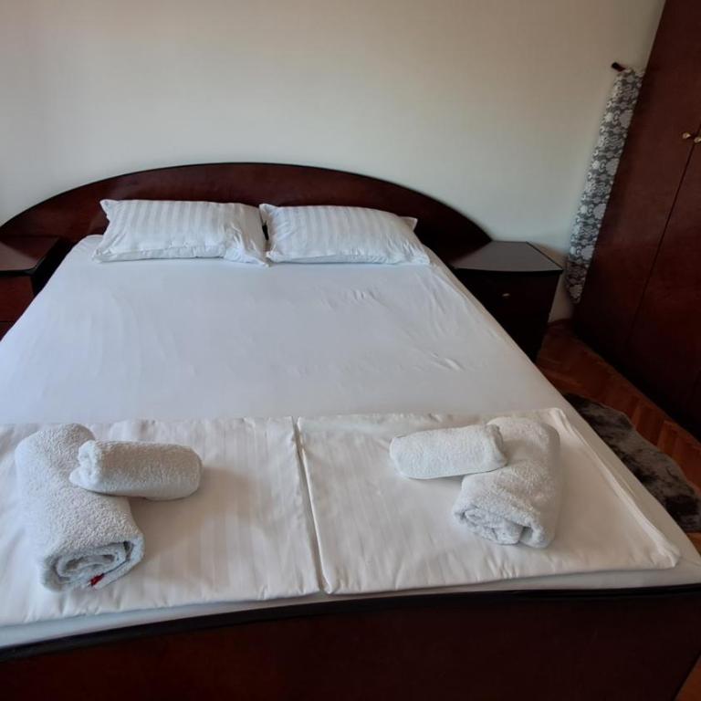 Central Lake Apartment - One-Bedroom Apartment - 14