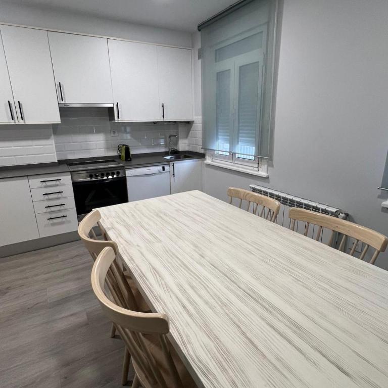 Céntrico y acogedor piso con garaje - Apartamento de 3 dormitorios - 20