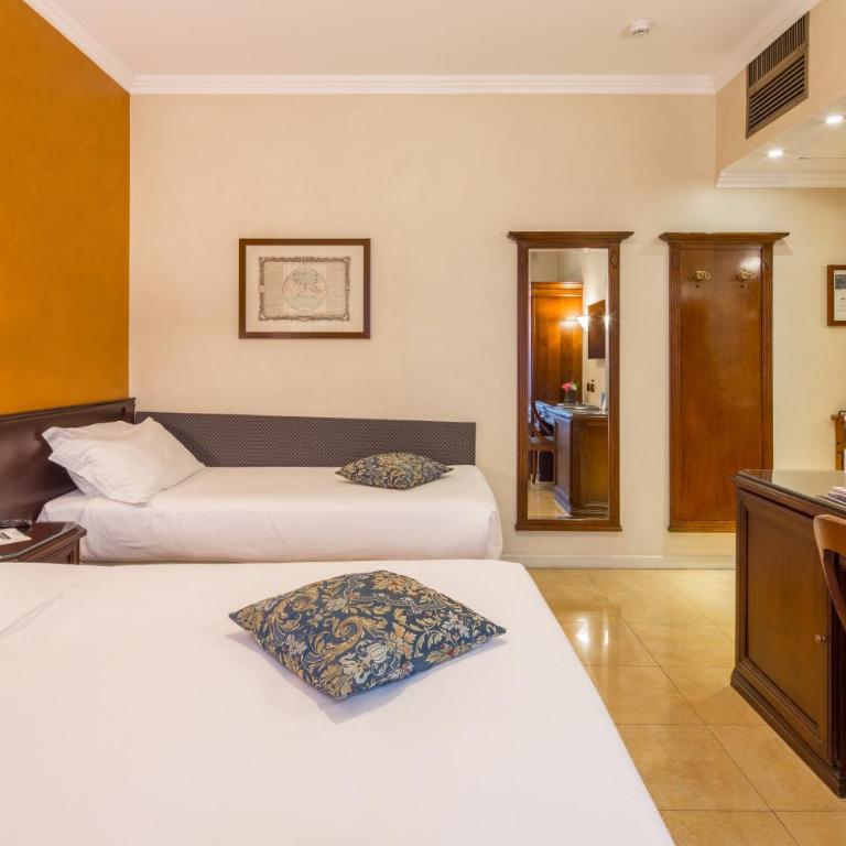 UNA Hotels Galles Milano - Camera Matrimoniale Classic con Divano-Letto - 5