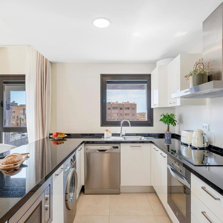 MEDANO4YOU Westside Penthouse - Apartamento de 2 dormitorios con balcón y terraza - 5