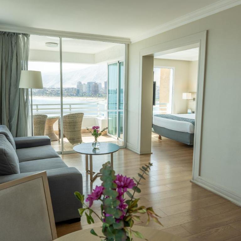 Terrado Suites Iquique - Suite con vistas al mar - 1 cama grande - 1