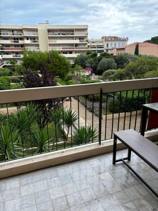 Studio golf Juan - Appartement 1 Chambre - 11
