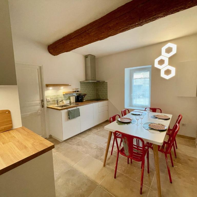 Le Mazet rose, maison avec piscine, parking et clim dans le centre - Maison 2 Chambres - 7