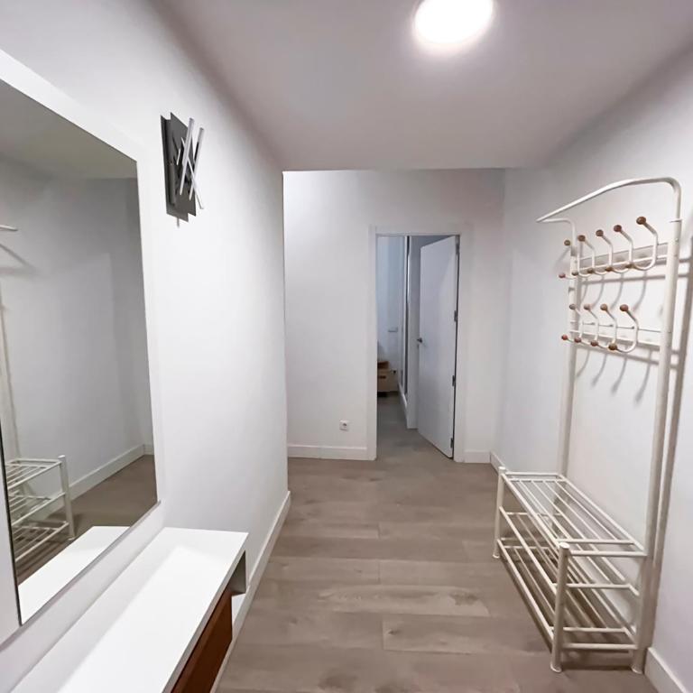 Vibrant Madrid - Apartamento en pleno centro, AC - One-Bedroom Apartment - 11
