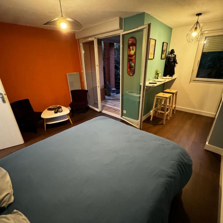 Loft Geek avec terrasse, piscine & parking - proche métro - Toulouse - Apartment mit 1 Schlafzimmer - 35