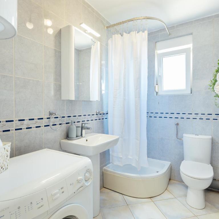 What a view! Apartment Herceg Novi - One-Bedroom Apartment with Balcony and Sea View - 26